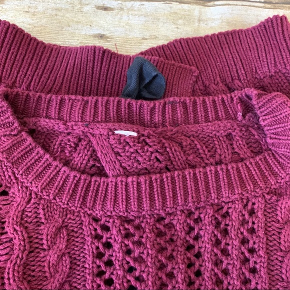 Knit Burgundy Sweater with open back SZ S/M - Picture 3 of 3